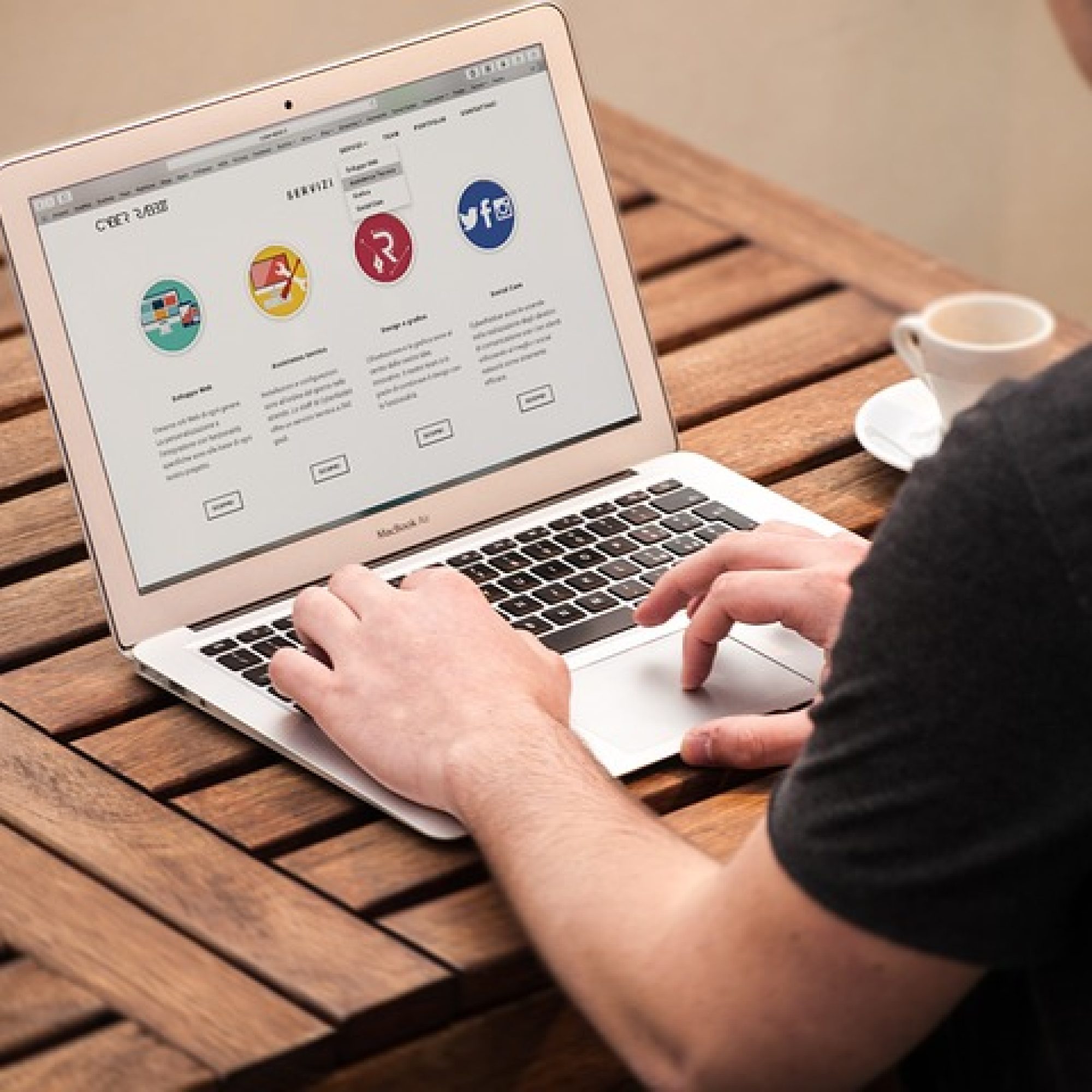 5 avantages site vitrine B2B Online